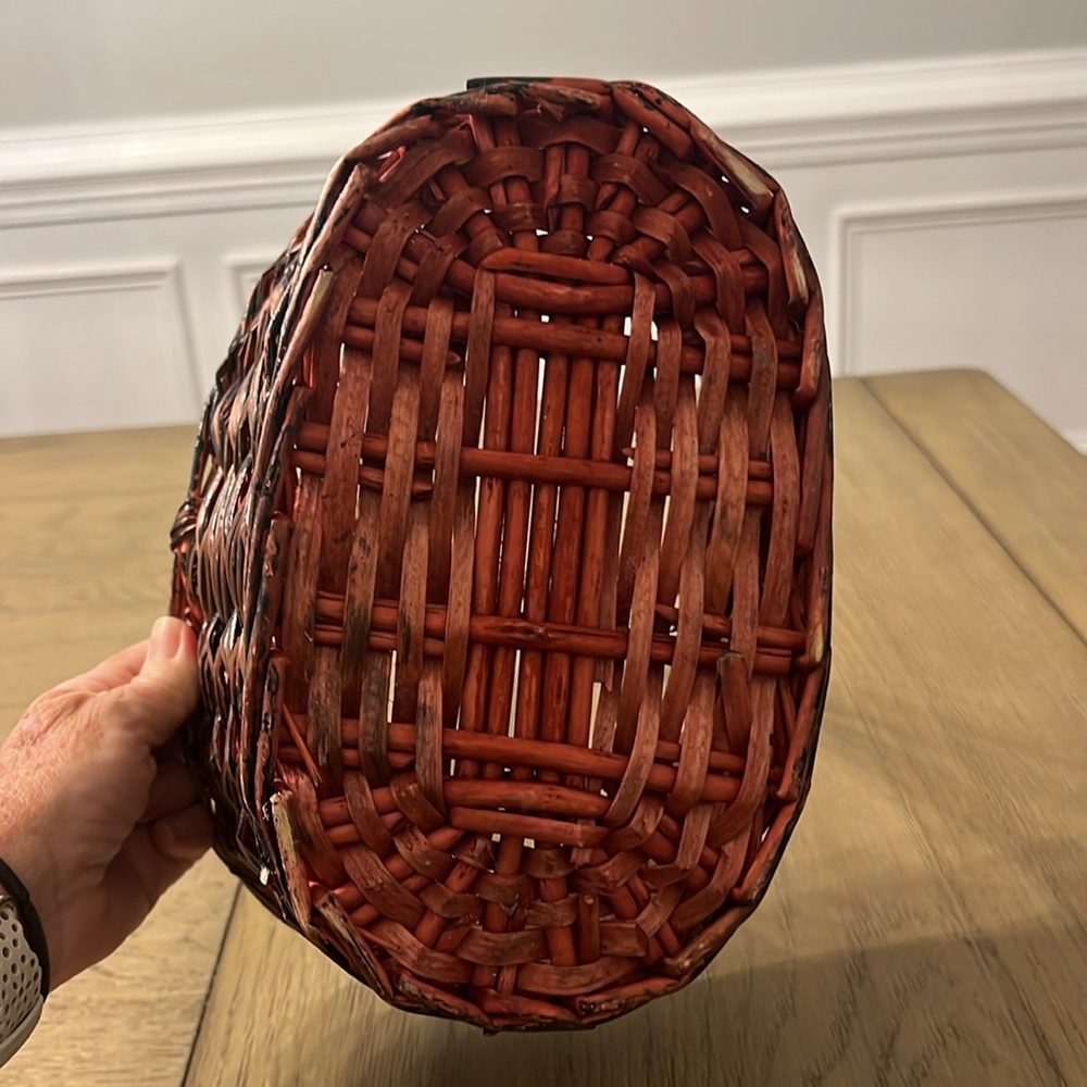 vintage oval woven basket with handle ~ dark finish - Picture 6 of 7